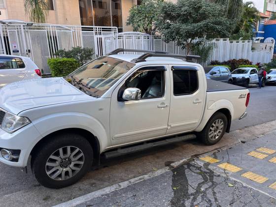 NISSAN FRONTIER 2.5 SL 4X4 CD TURBO ELETRONIC DIESEL 4P AUTOMÁTICO